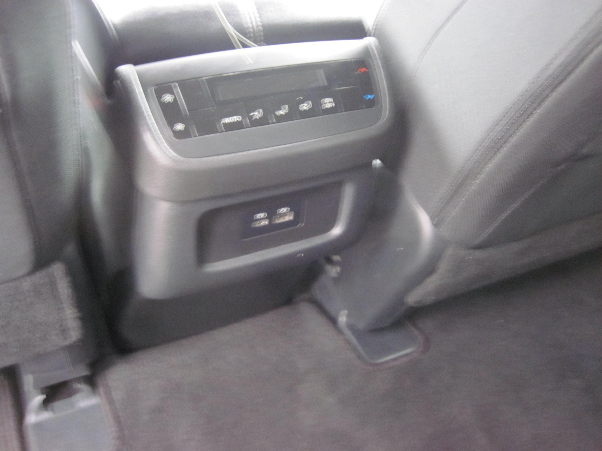 Used 2025 Nissan Pathfinder SV AWD/4WD image 13