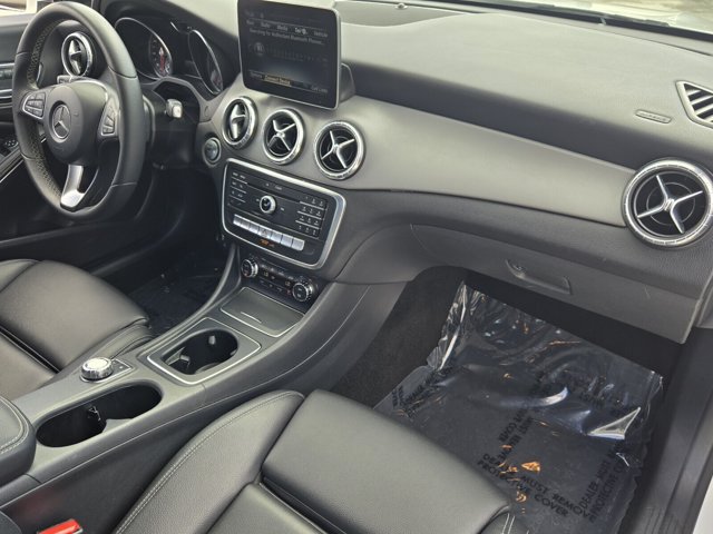 Used 2018 Mercedes-Benz CLA 250 image 17