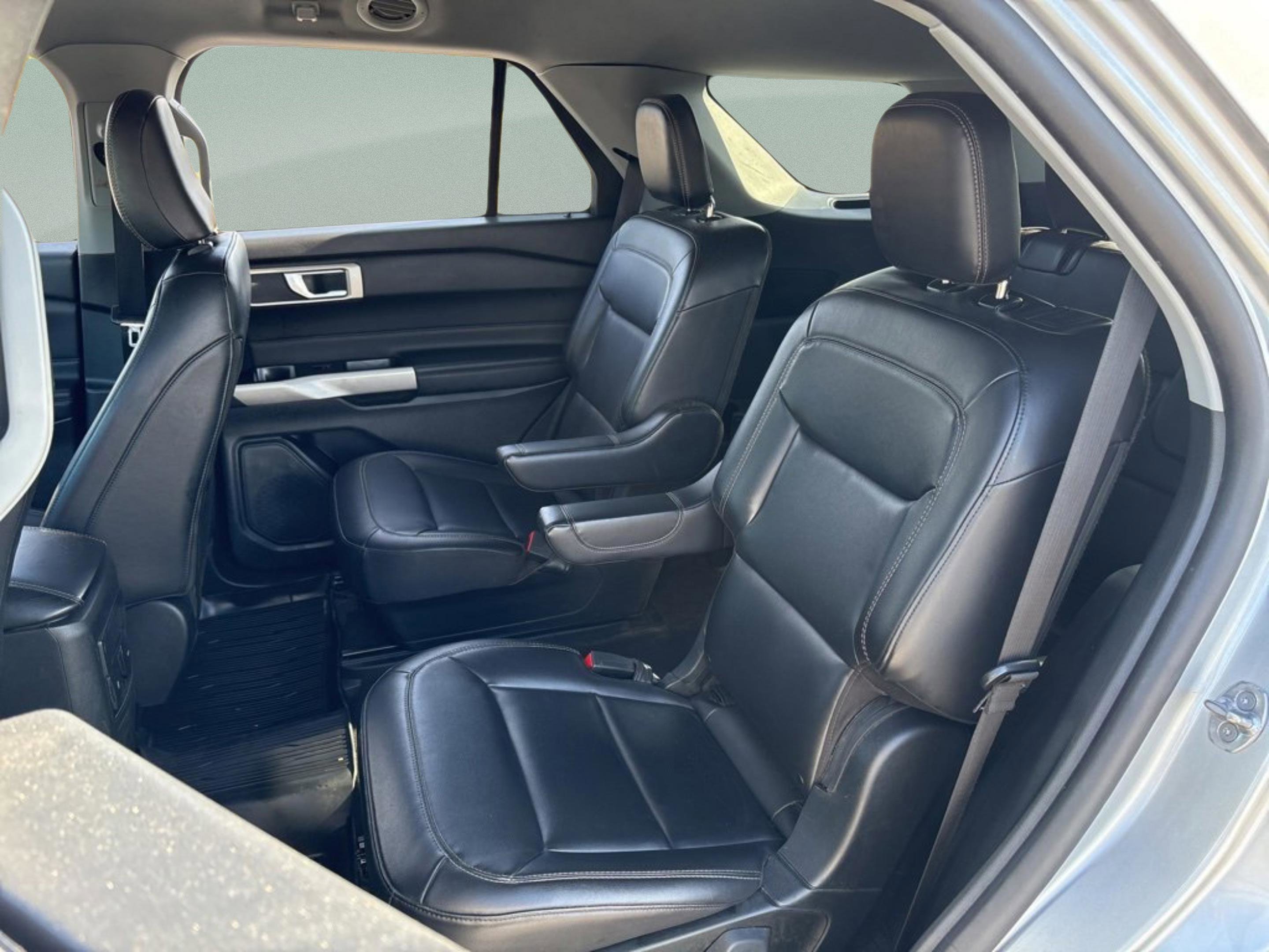 Used 2023 Ford Explorer XLT w/ Equipment Group 202A image 25