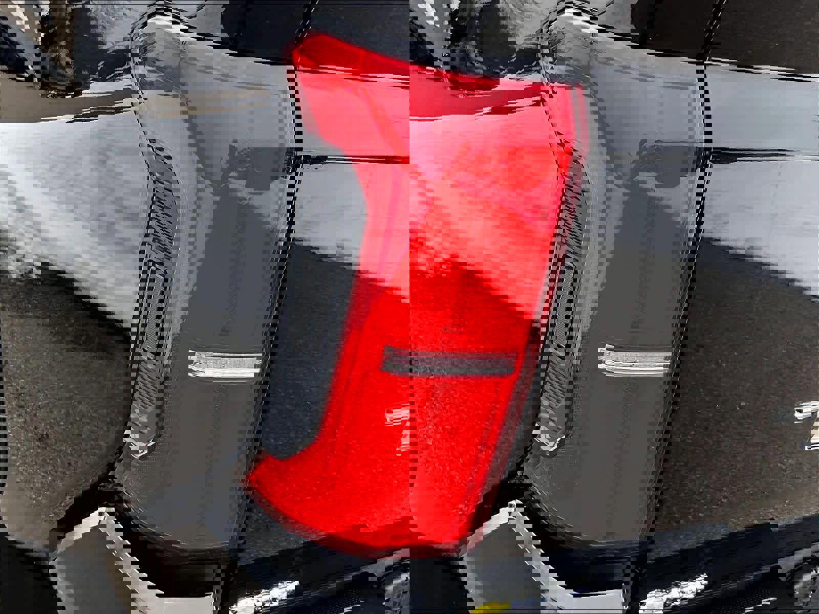 Used 2025 Toyota Tacoma Limited image 34