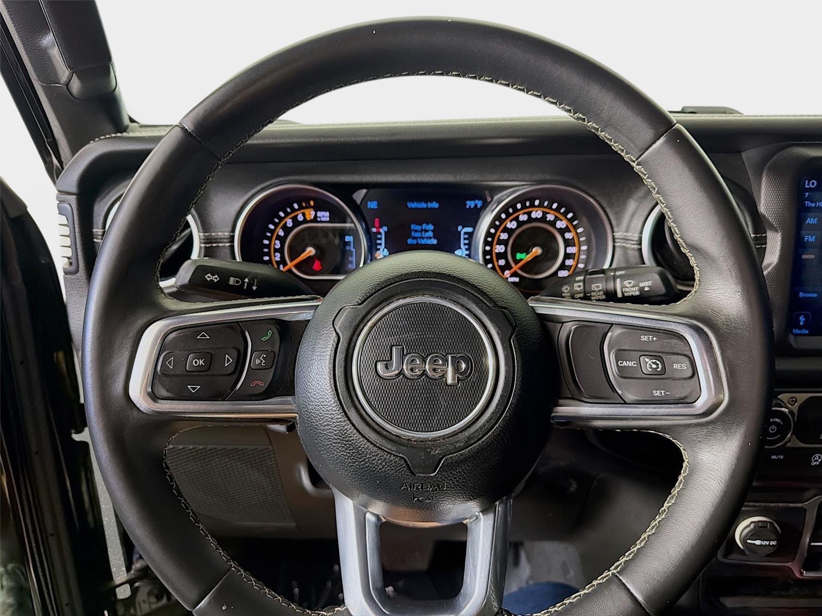Used 2019 Jeep Wrangler Unlimited Sahara AWD/4WD image 12