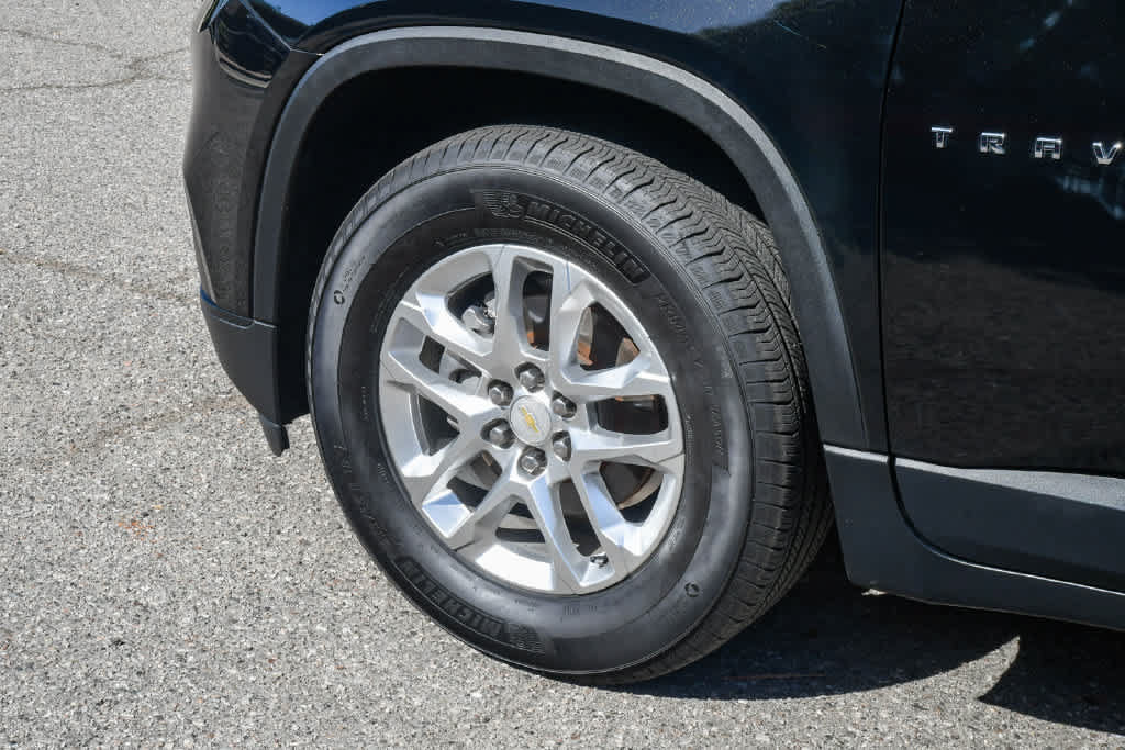Used 2020 Chevrolet Traverse LS w/ LPO, Floor Liner Package FWD image 10