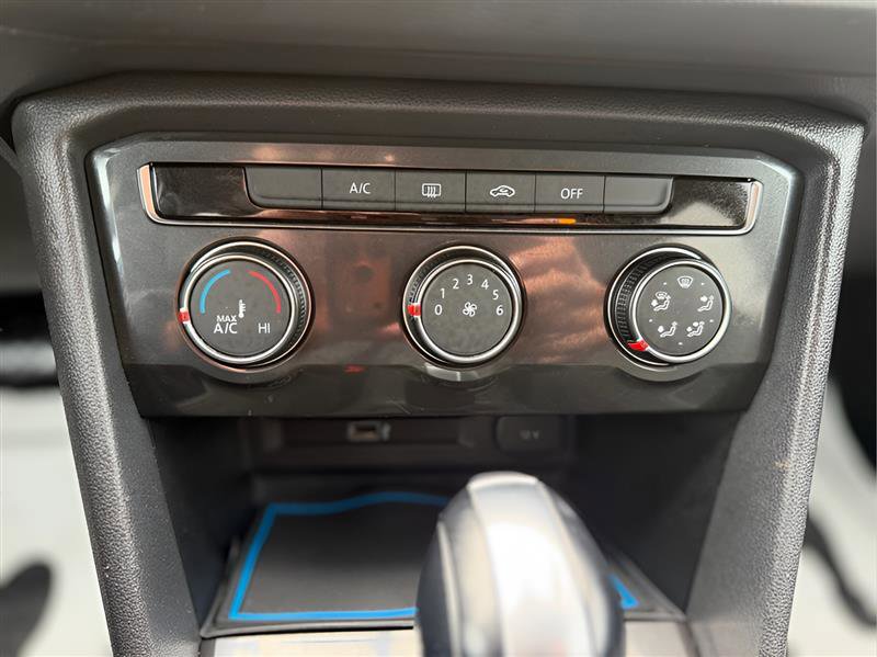 Used 2018 Volkswagen Tiguan S image 38