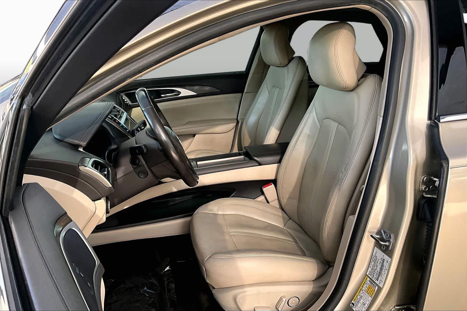 Used 2017 Lincoln MKZ Reserve w/ Technology Package FWD image 8