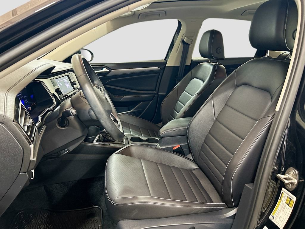 Used 2024 Volkswagen Jetta SE image 18