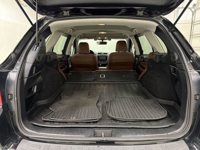 Used 2018 Subaru Outback 3.6R Touring image 16