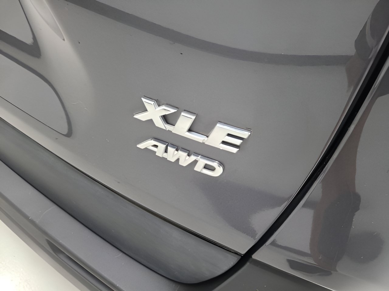 Used 2021 Toyota RAV4 XLE AWD/4WD image 8