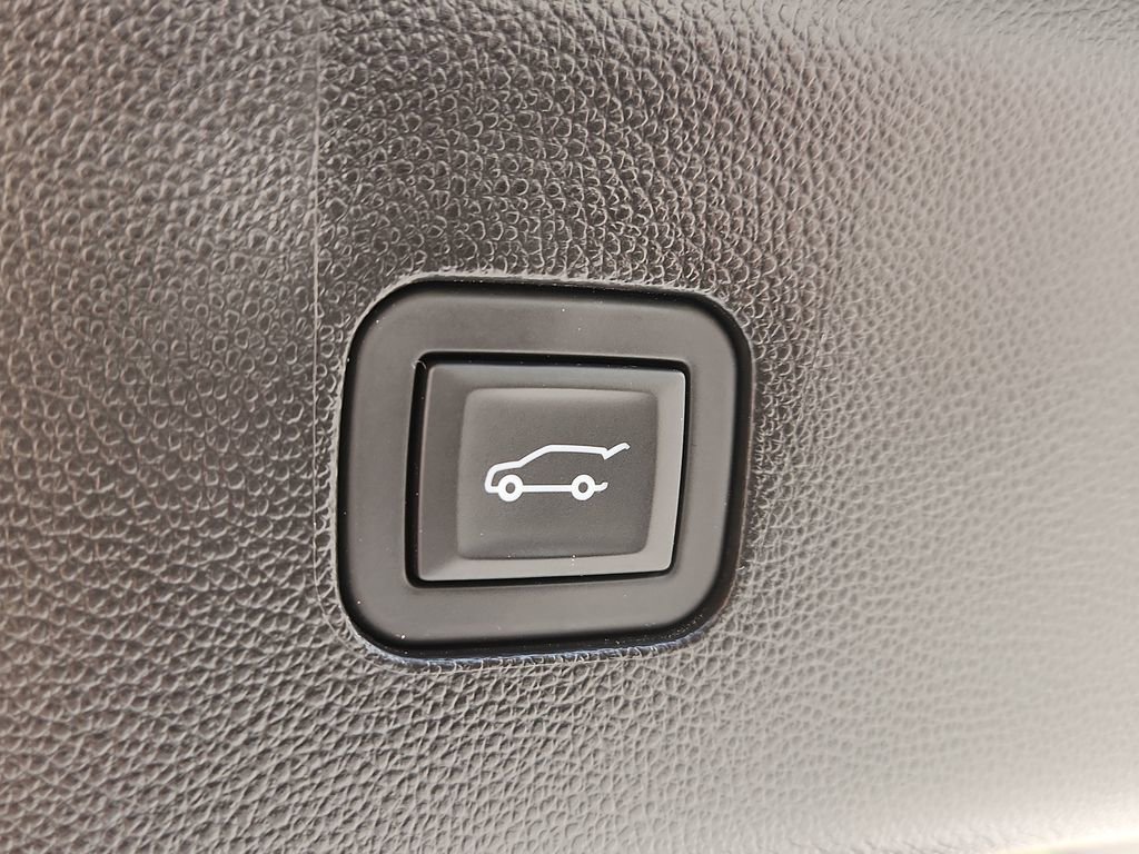 Used 2023 Buick Enclave Essence w/ Experience Buick Package AWD/4WD image 12