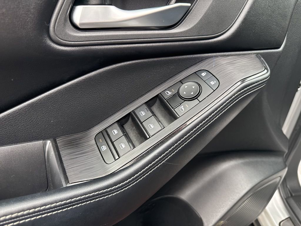 Used 2024 Nissan Rogue SV image 12