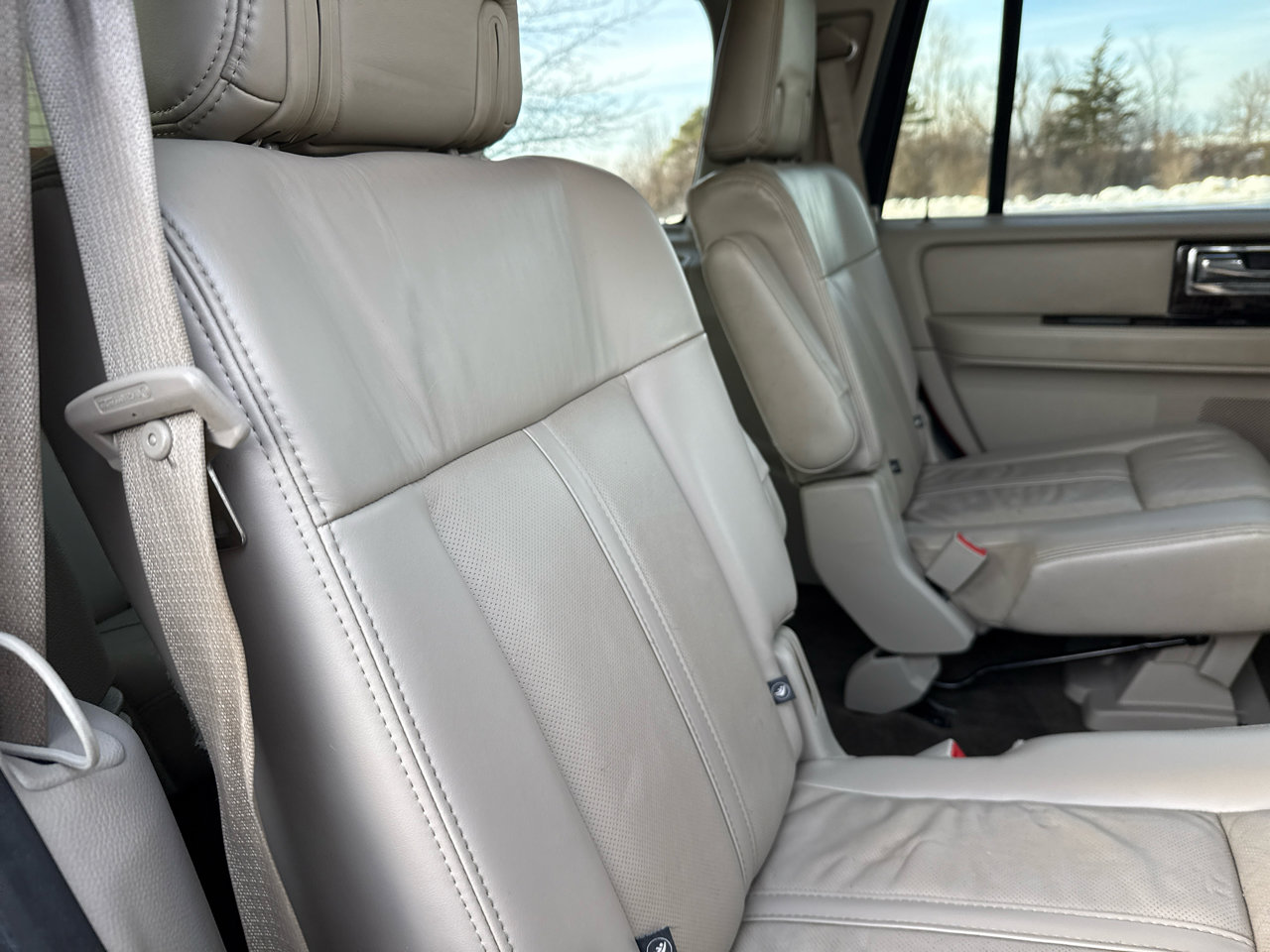 Used 2017 Lincoln Navigator Select image 29