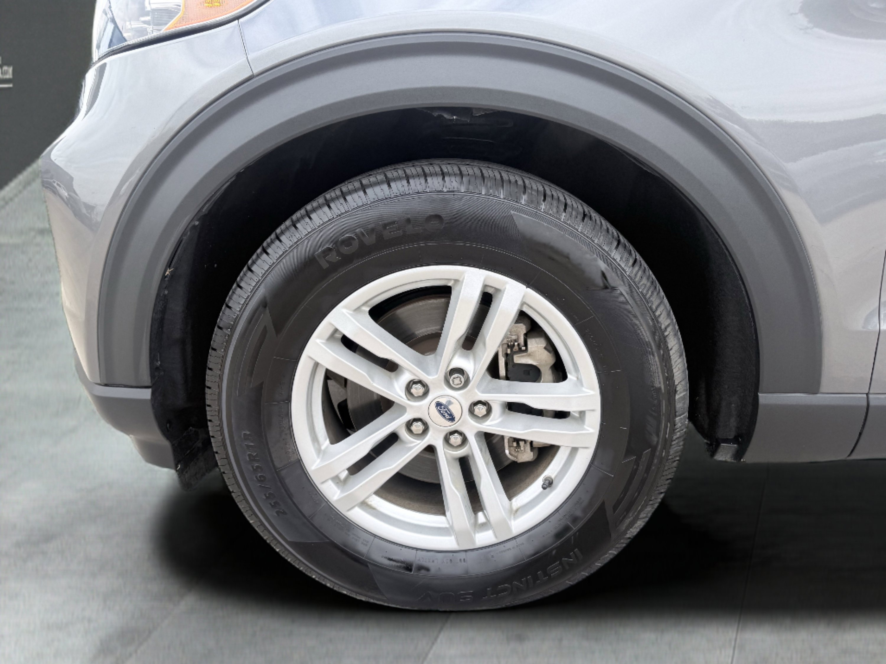 Used 2022 Ford Explorer XLT image 12