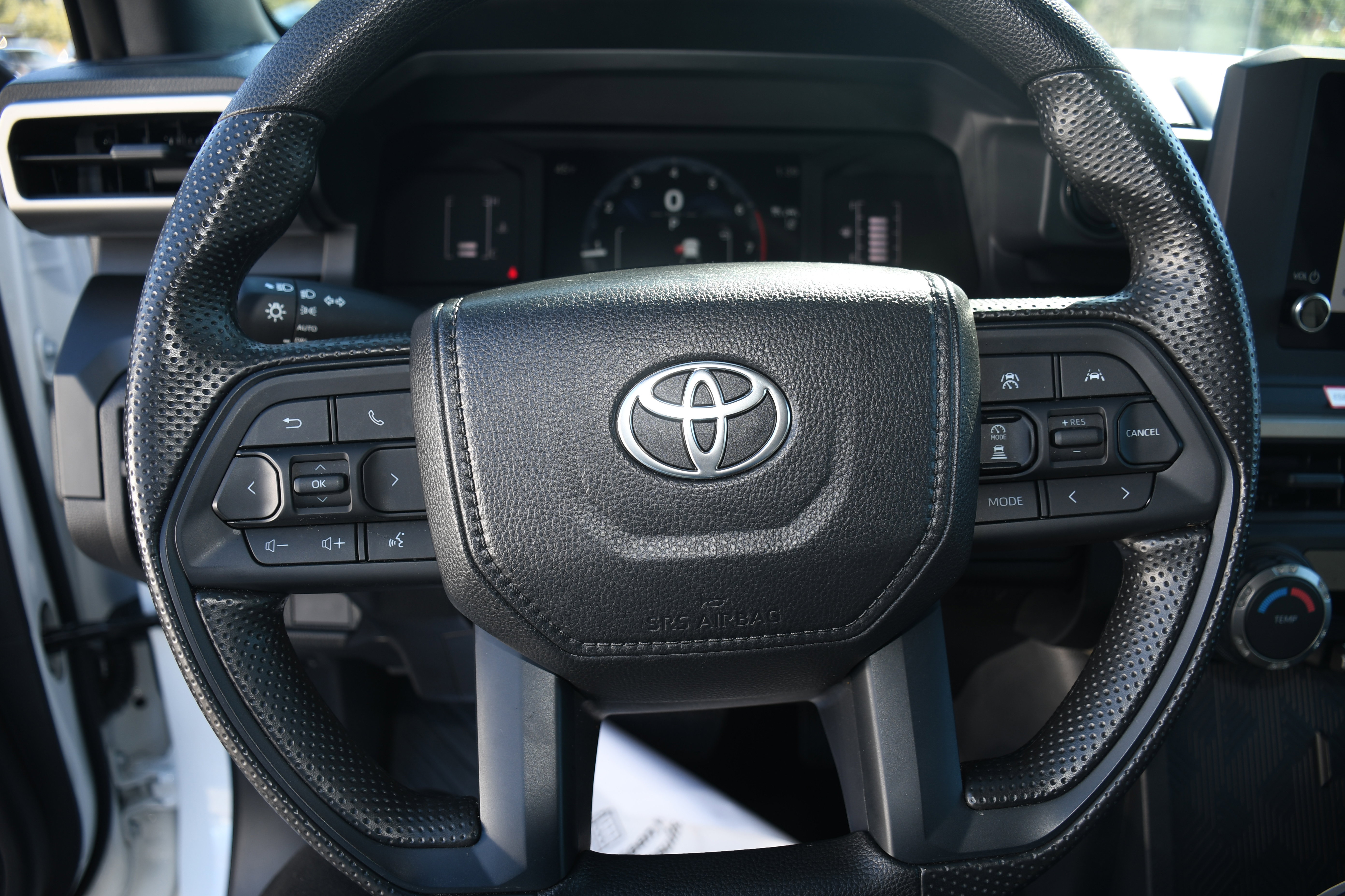 Certified 2025 Toyota Tacoma SR AWD/4WD image 12