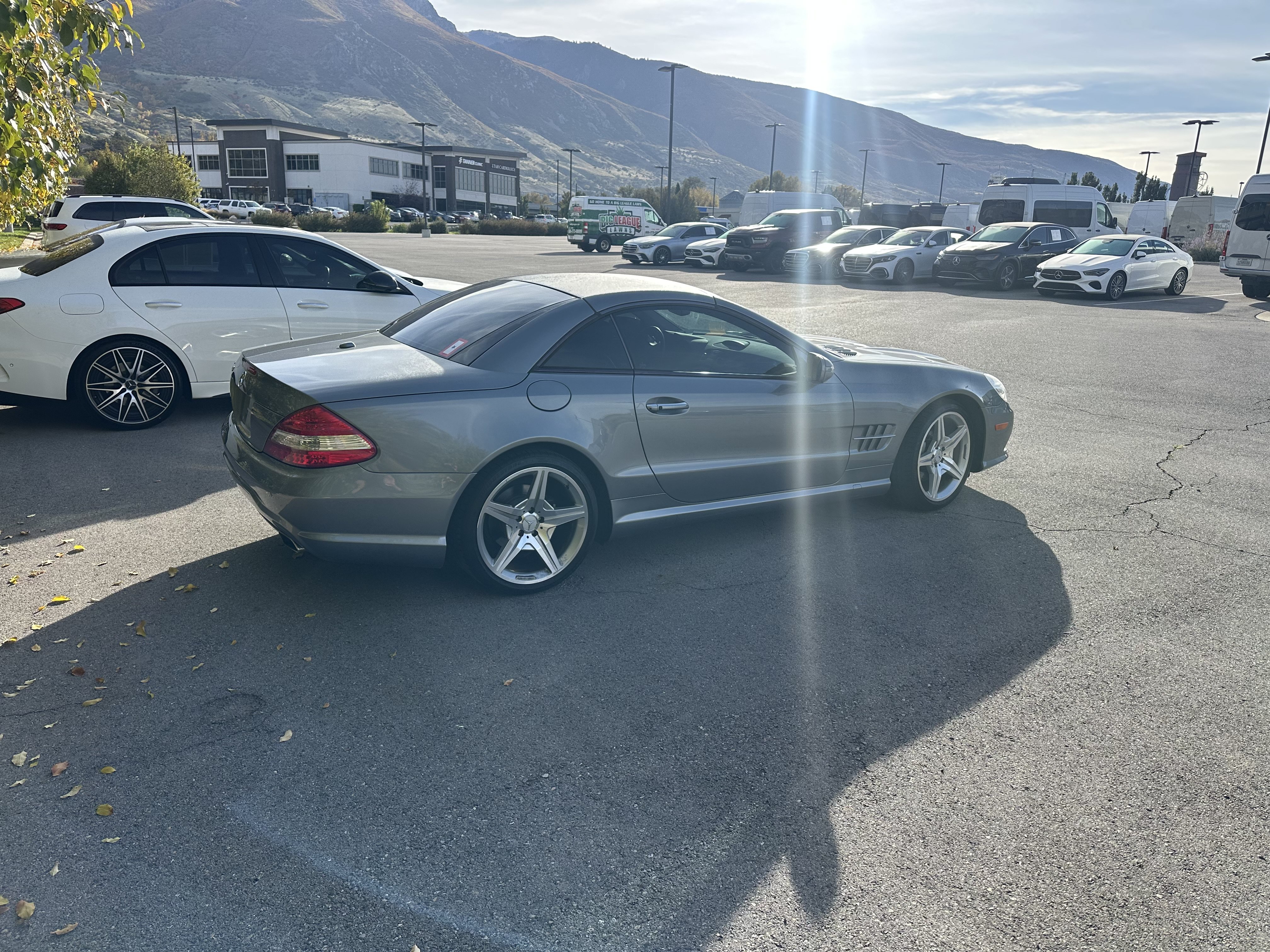 Used 2009 Mercedes-Benz SL 550 image 4