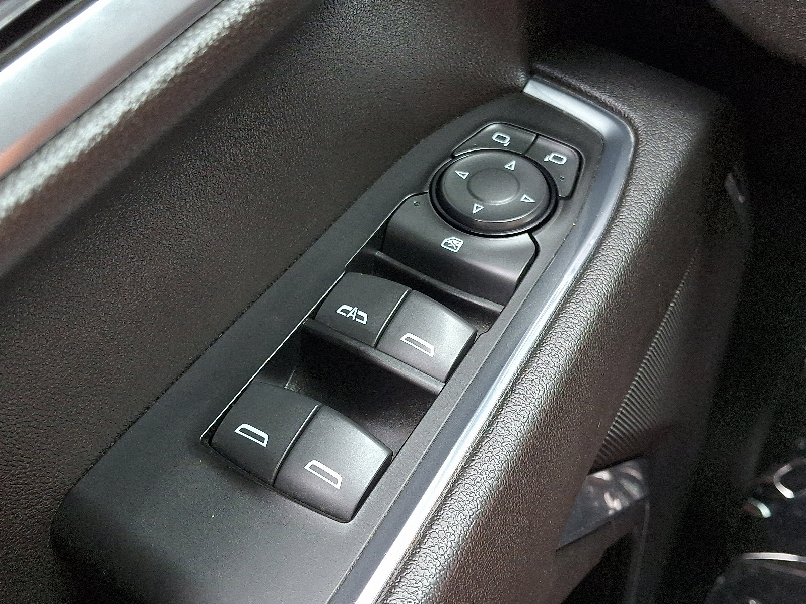 Used 2023 Chevrolet Silverado 1500 LT image 12