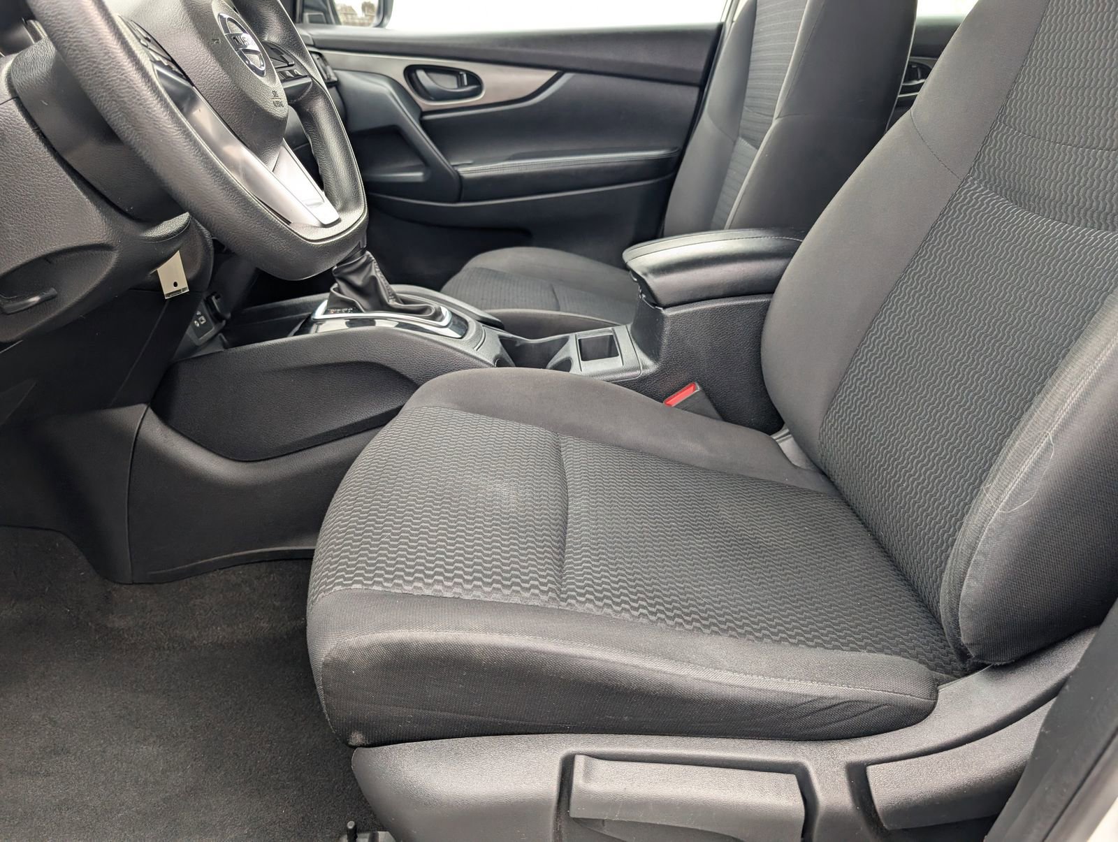 Used 2021 Nissan Rogue Sport S image 15