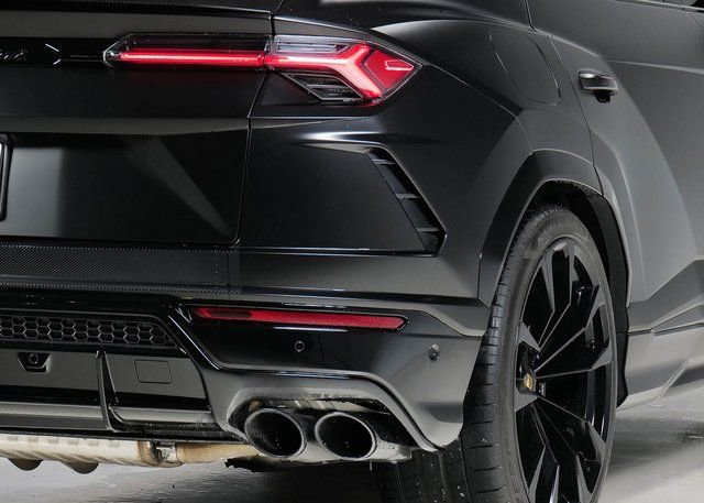 Used 2022 Lamborghini Urus image 27