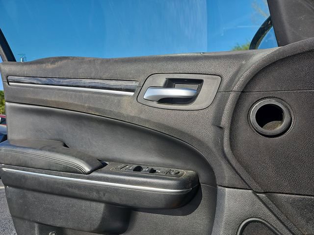 Used 2017 Chrysler 300 Limited image 23