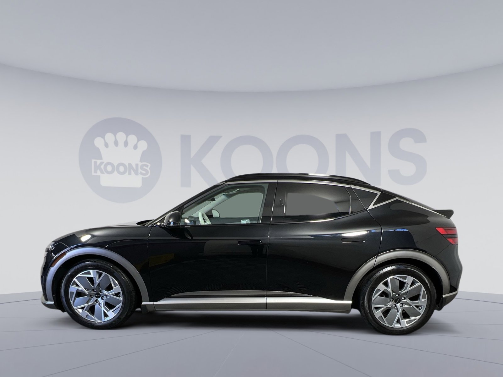 Used 2024 Genesis GV60 RWD image 2