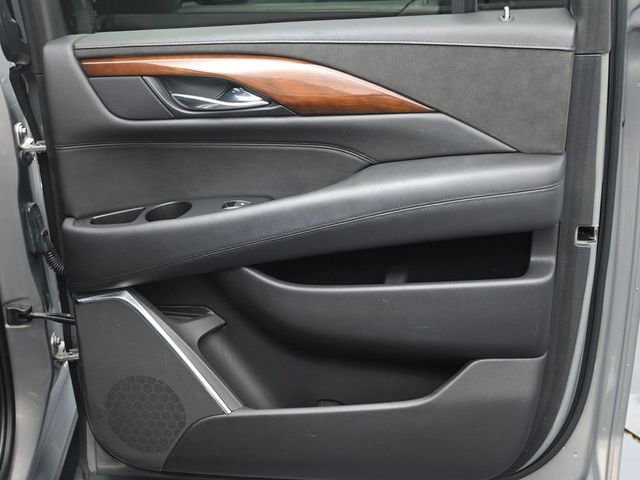 Used 2018 Cadillac Escalade ESV Premium Luxury image 34