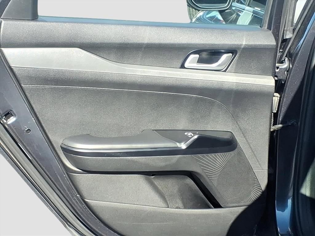 Used 2023 Kia K5 LXS image 15