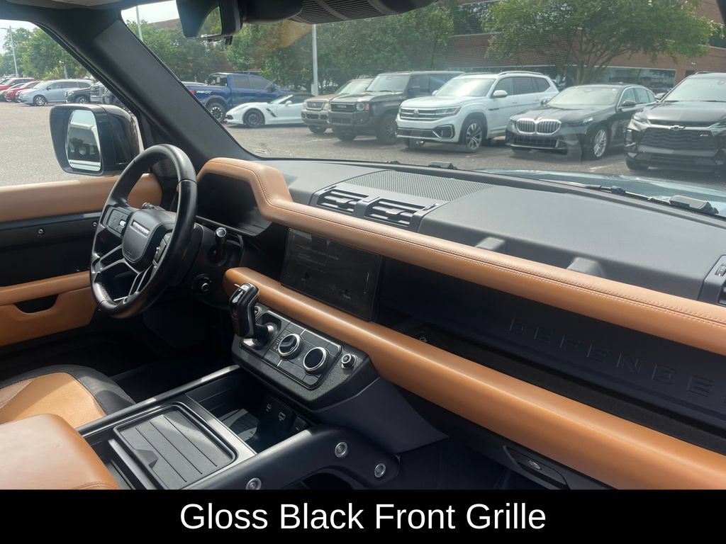 Used 2023 Land Rover Defender 110 X-Dynamic SE AWD/4WD image 18