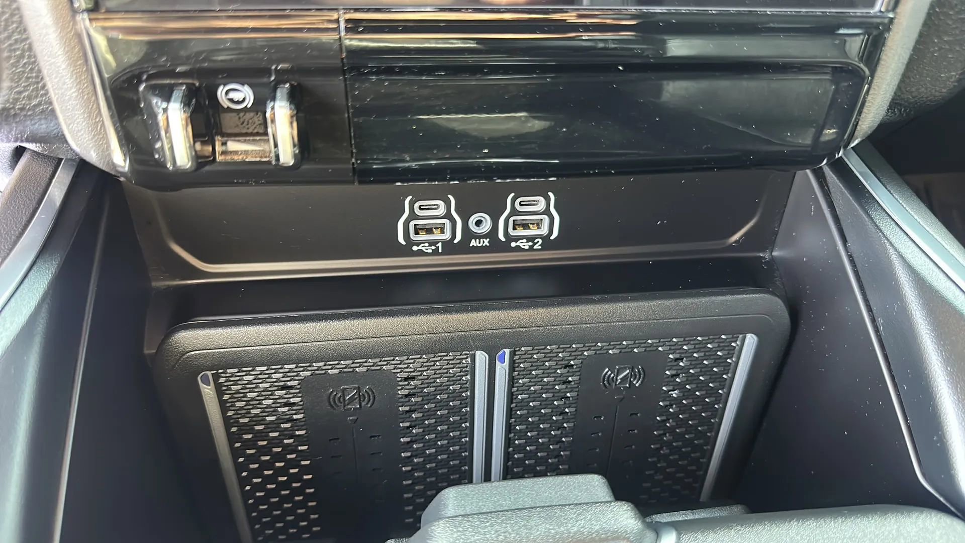 Used 2025 RAM 2500 Laramie AWD/4WD image 14