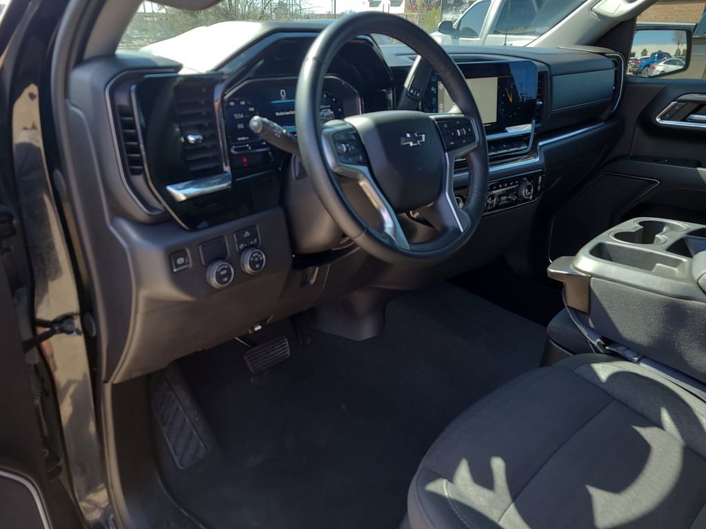 Used 2024 Chevrolet Silverado 1500 RST image 16