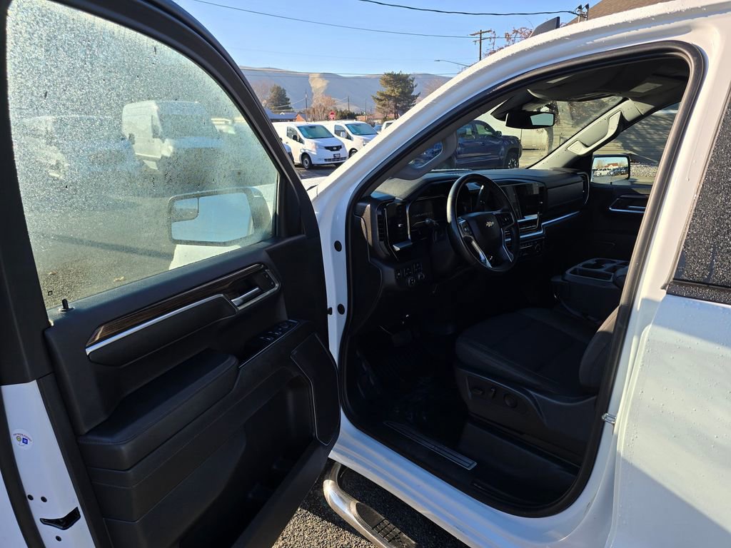 Used 2024 Chevrolet Silverado 1500 LT image 19
