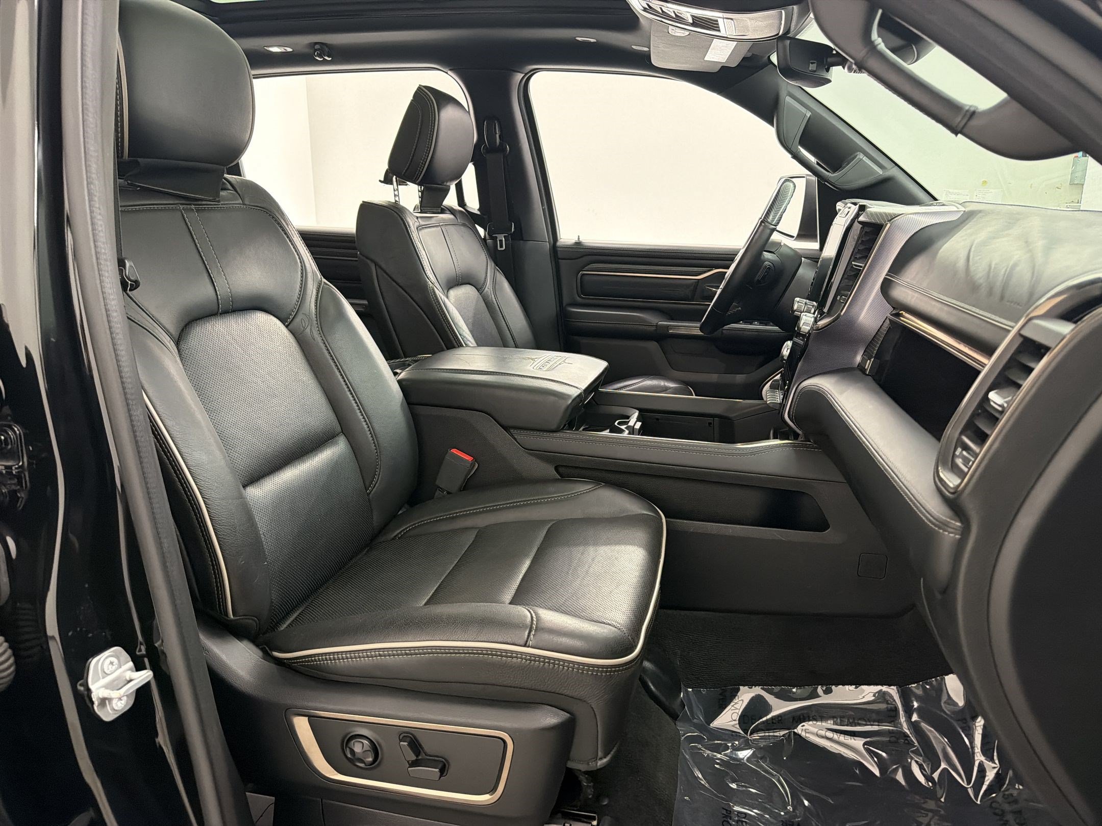 Used 2020 RAM 1500 Limited AWD/4WD image 23