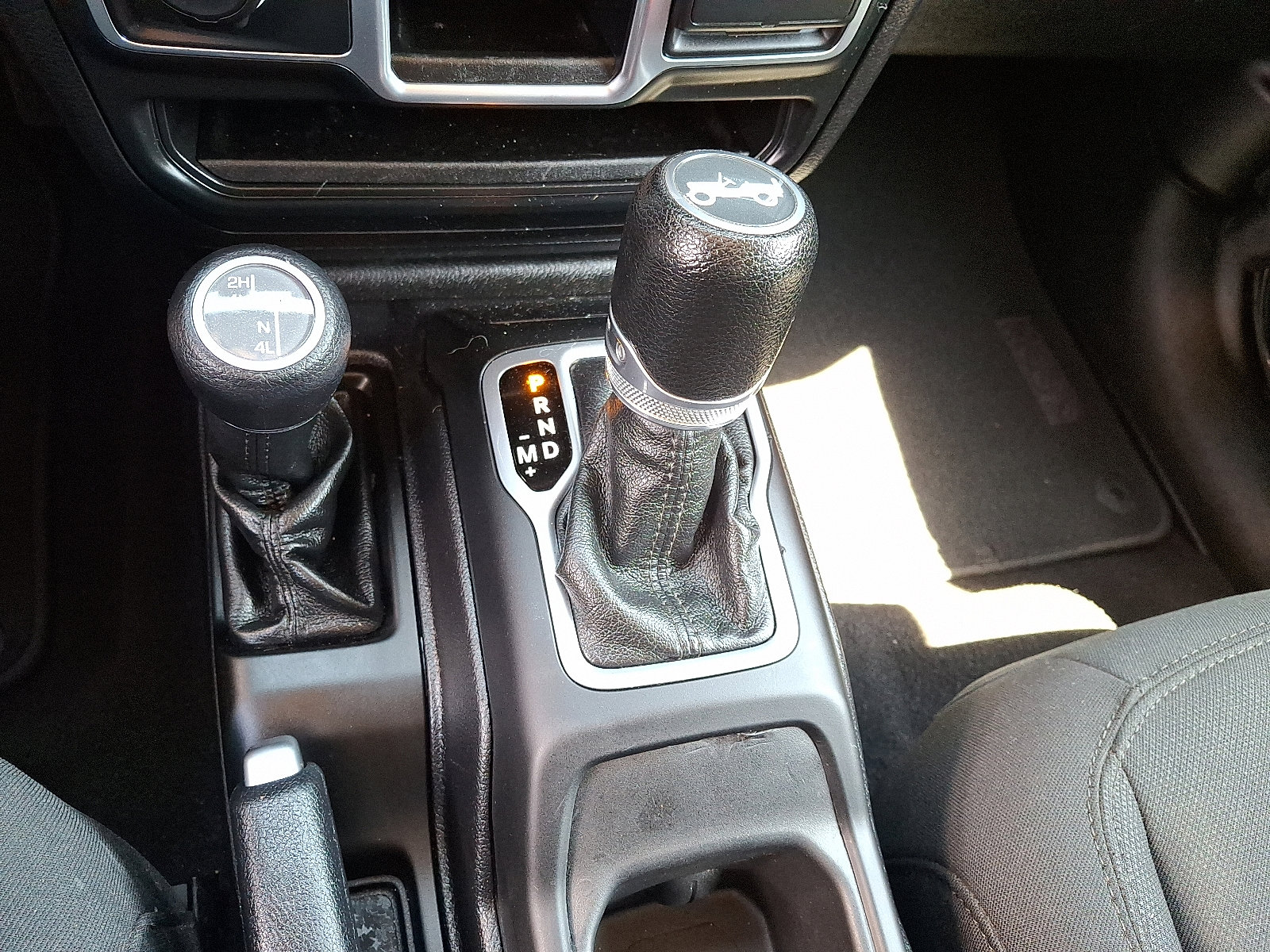 Used 2018 Jeep Wrangler Unlimited Sport AWD/4WD image 15