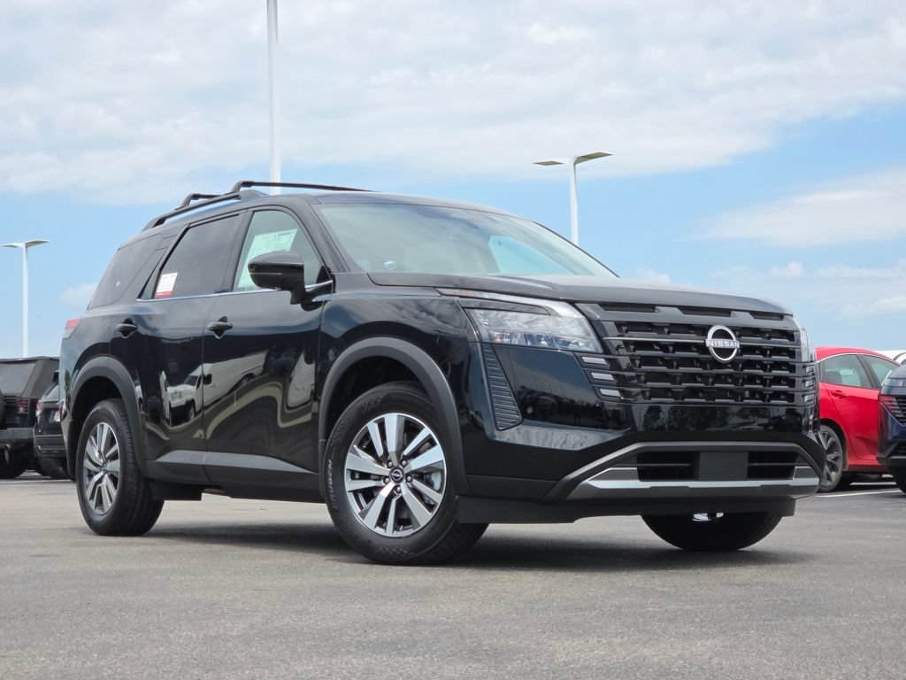 New 2026 Nissan Pathfinder SL AWD/4WD image 2
