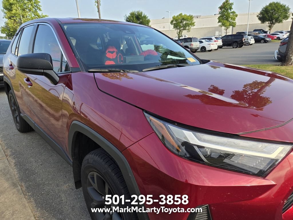 Used 2024 Toyota RAV4 LE FWD image 4