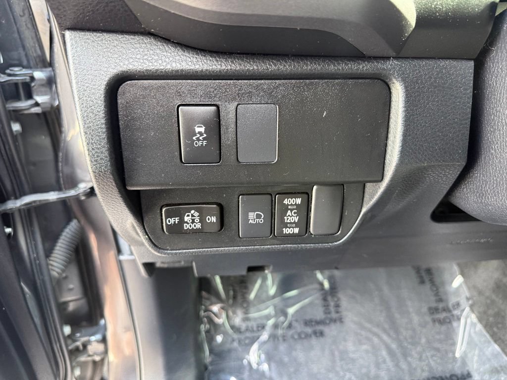 Used 2021 Toyota Tacoma TRD Off-Road AWD/4WD image 7