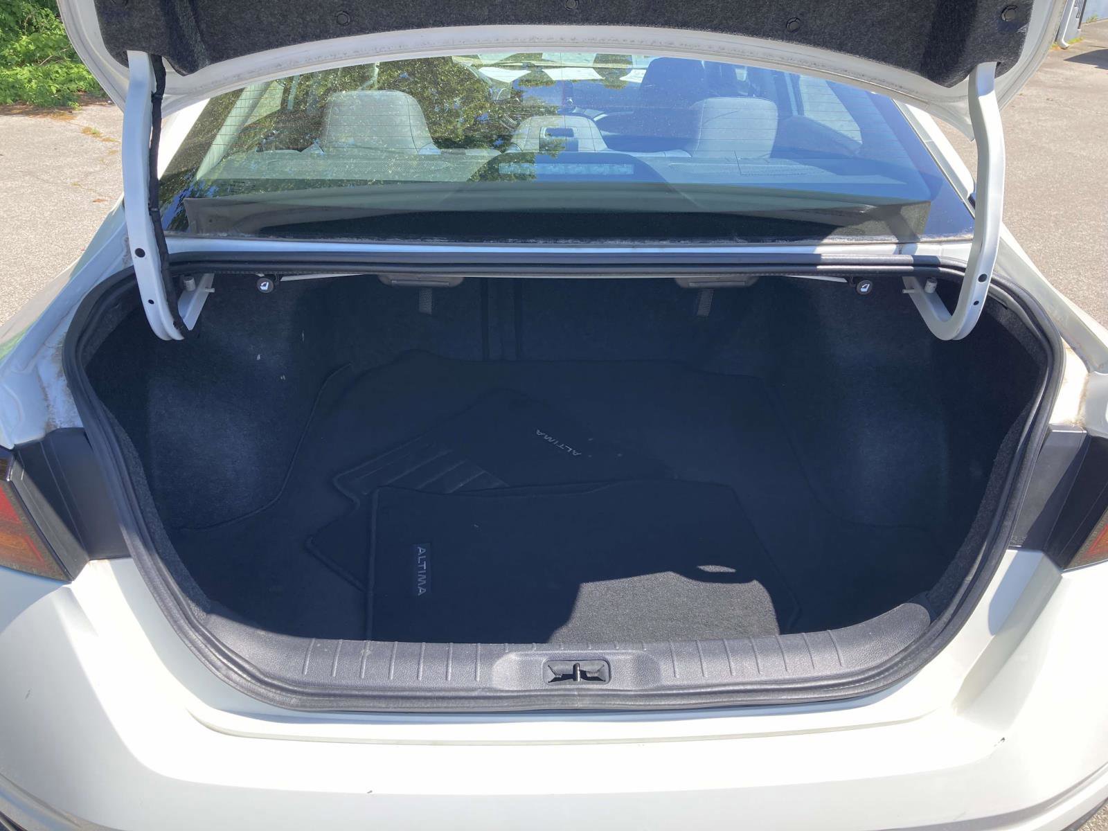 Used 2022 Nissan Altima 2.5 S FWD image 14