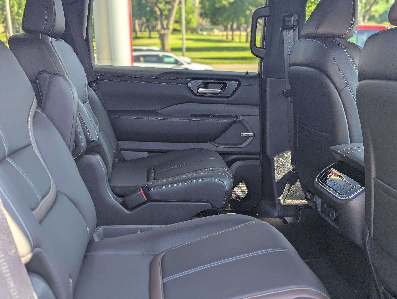 New 2026 Nissan Armada SL w/ Captain's Chari Seat Package AWD/4WD image 25