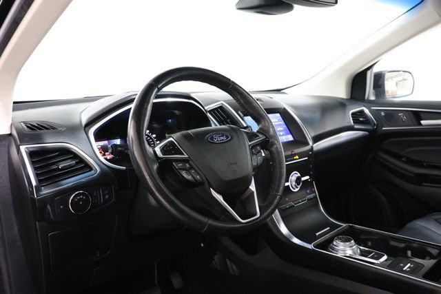 Used 2019 Ford Edge Titanium w/ Equipment Group 301A AWD/4WD image 14