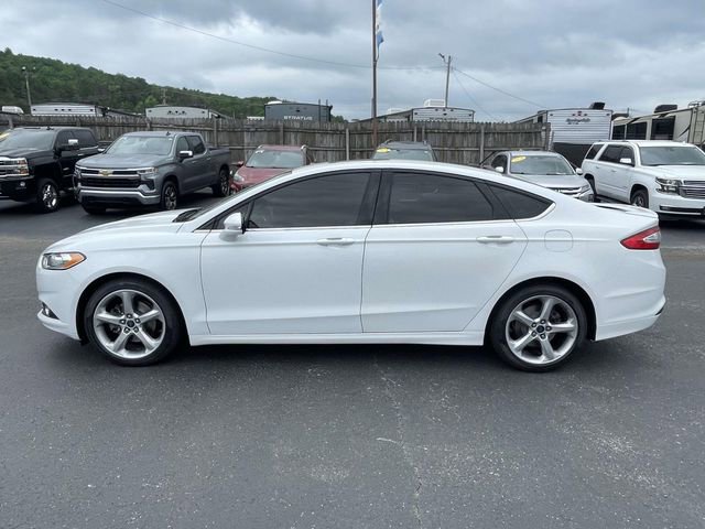 Used 2016 Ford Fusion SE FWD image 2