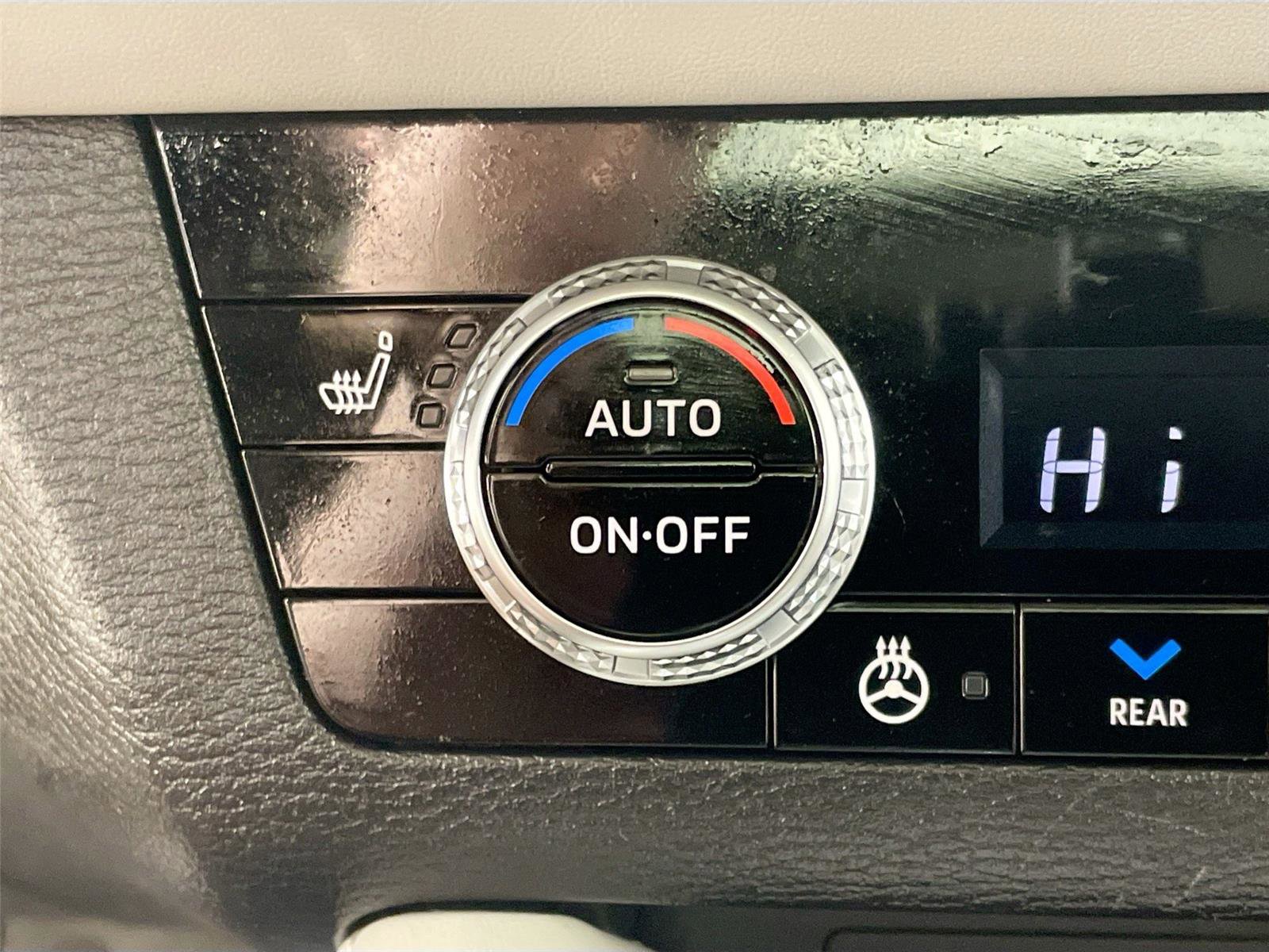 Used 2024 Mitsubishi Outlander SEL image 23