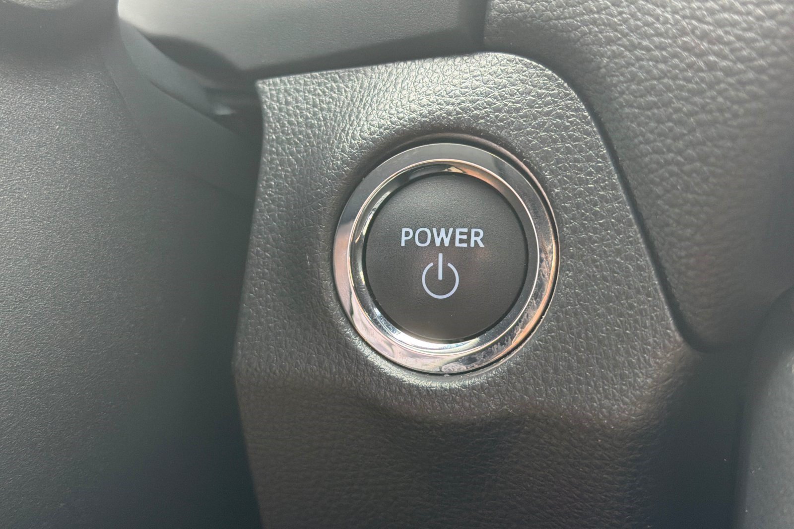 Used 2023 Toyota RAV4 SE w/ Convenience Package AWD/4WD image 28