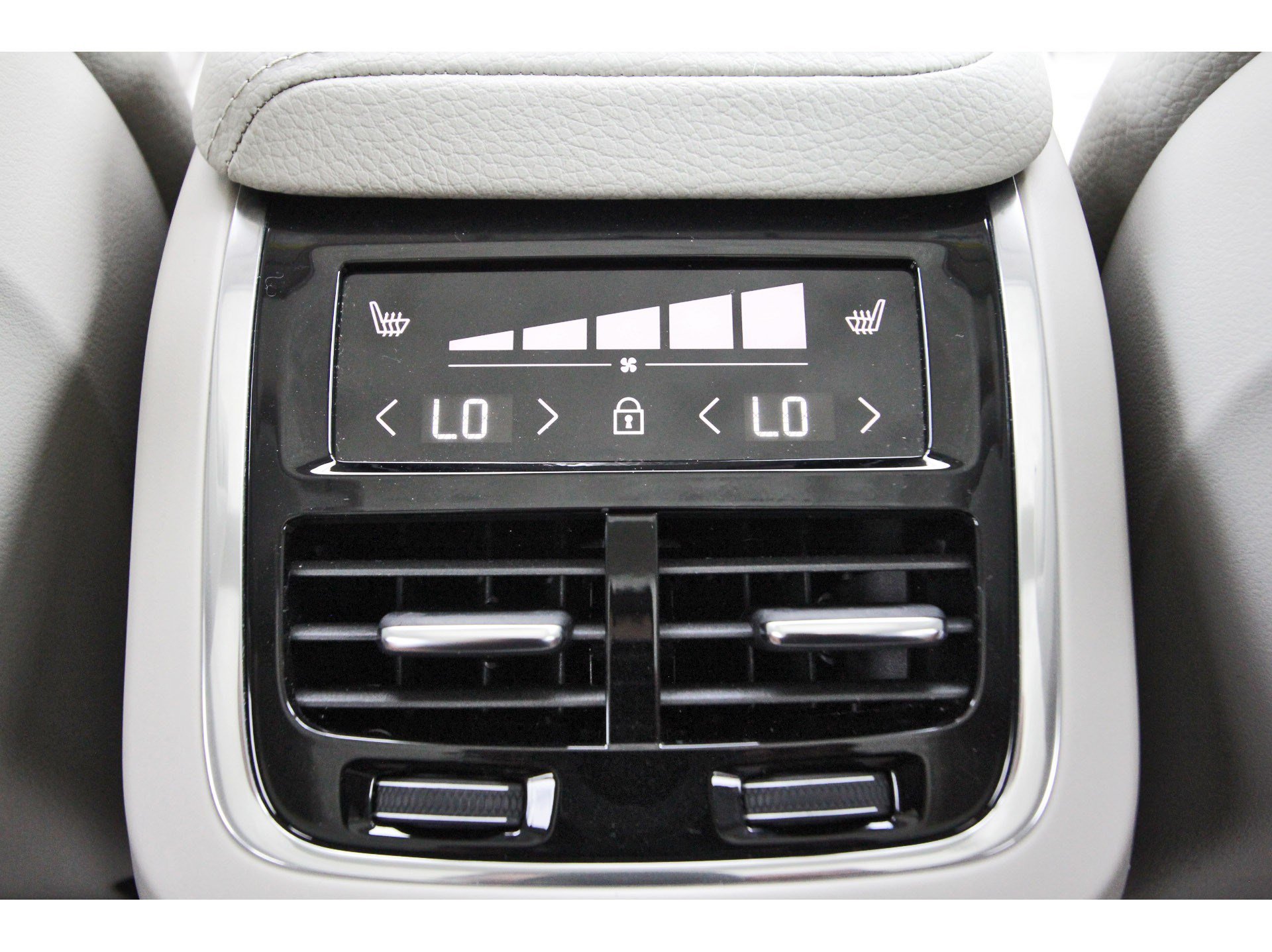 Used 2020 Volvo XC60 T6 Inscription AWD/4WD image 14