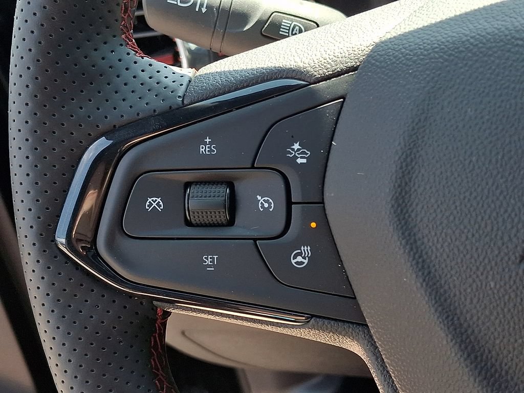 Used 2026 Chevrolet Trax RS w/ Sunroof Package FWD image 21