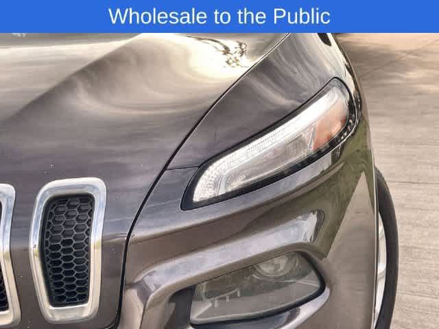 Used 2015 Jeep Cherokee Latitude w/ Comfort/Convenience Group FWD image 24
