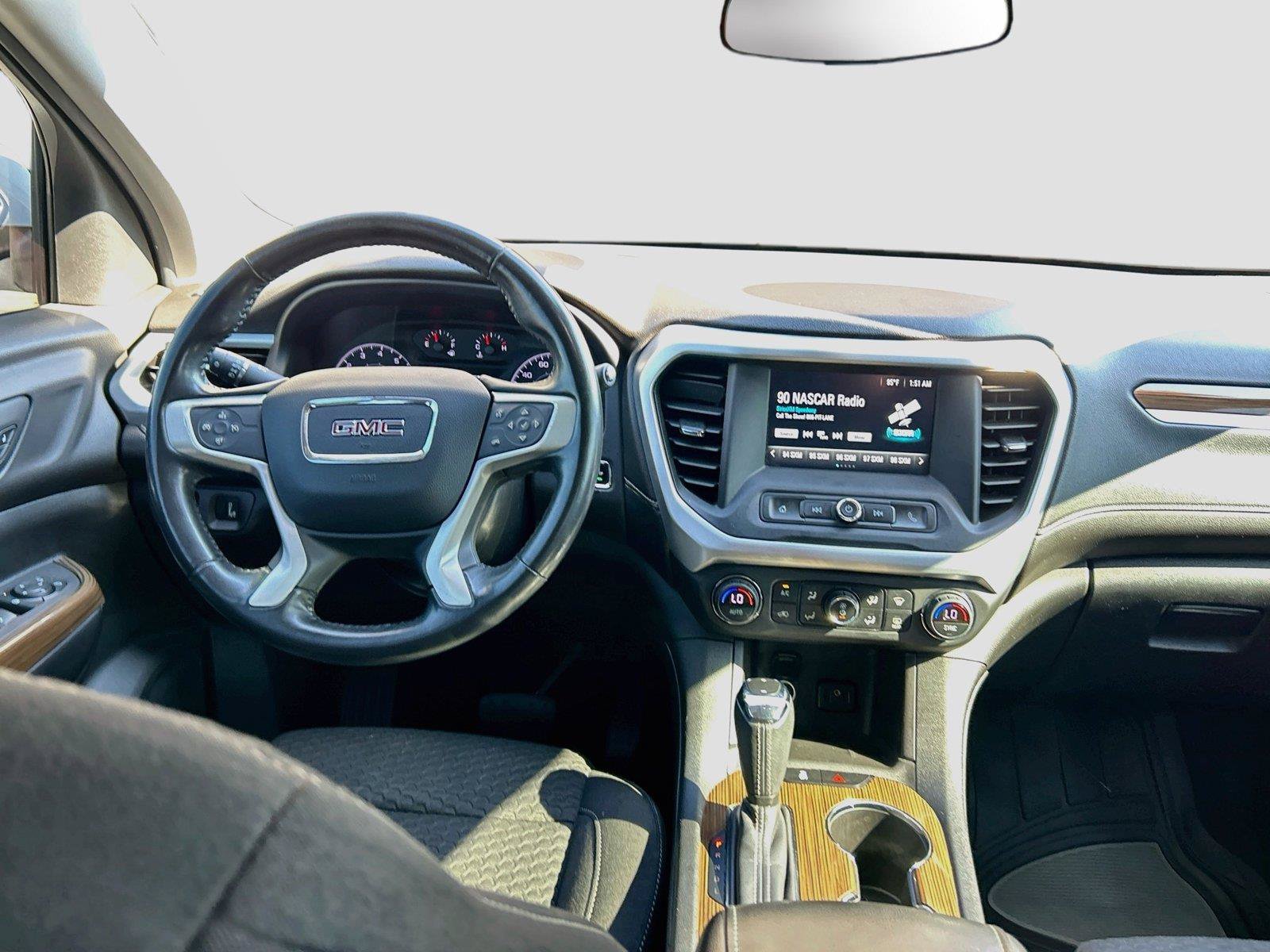 Used 2019 GMC Acadia SLE FWD image 17