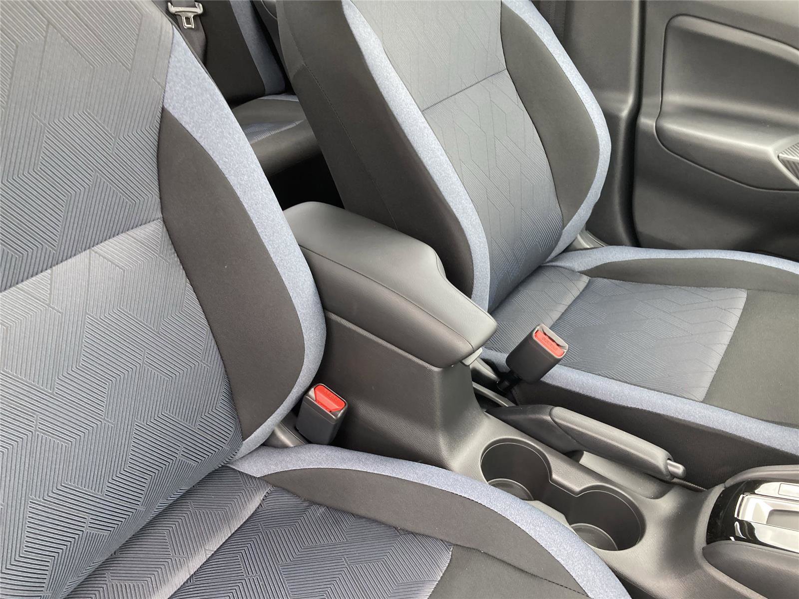 New 2025 Nissan Versa SV image 36