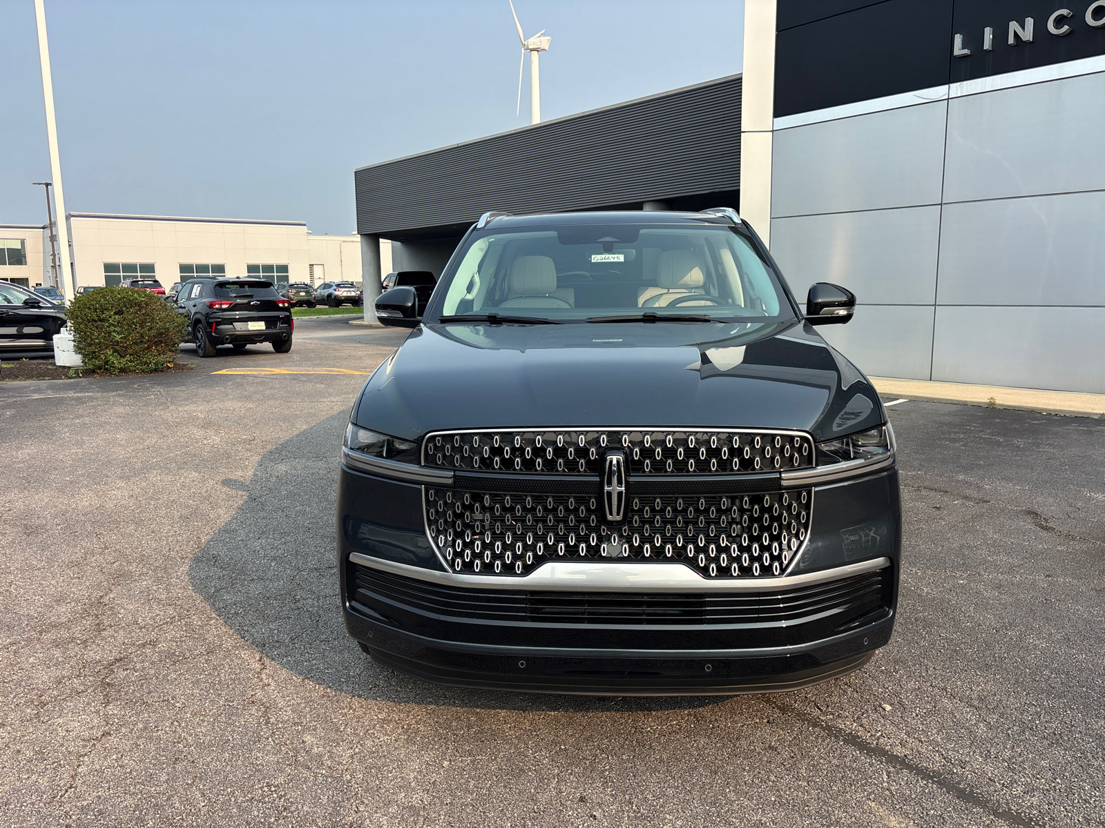 New 2026 Lincoln Navigator L Reserve AWD/4WD image 2