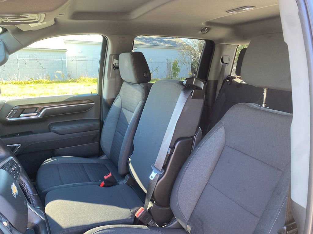 Used 2022 Chevrolet Silverado 1500 LT AWD/4WD image 25