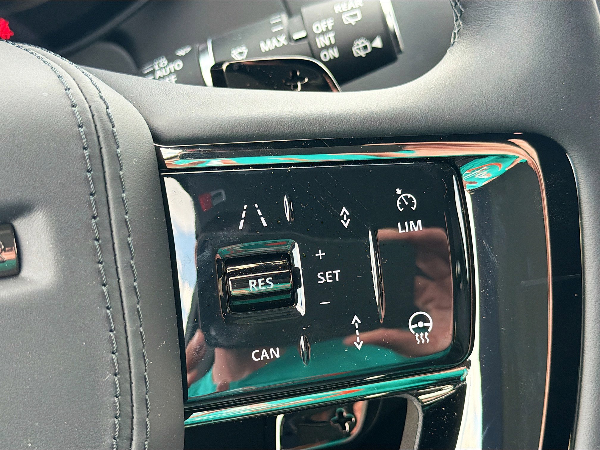 New 2026 Land Rover Range Rover Long Wheel Base SV image 38