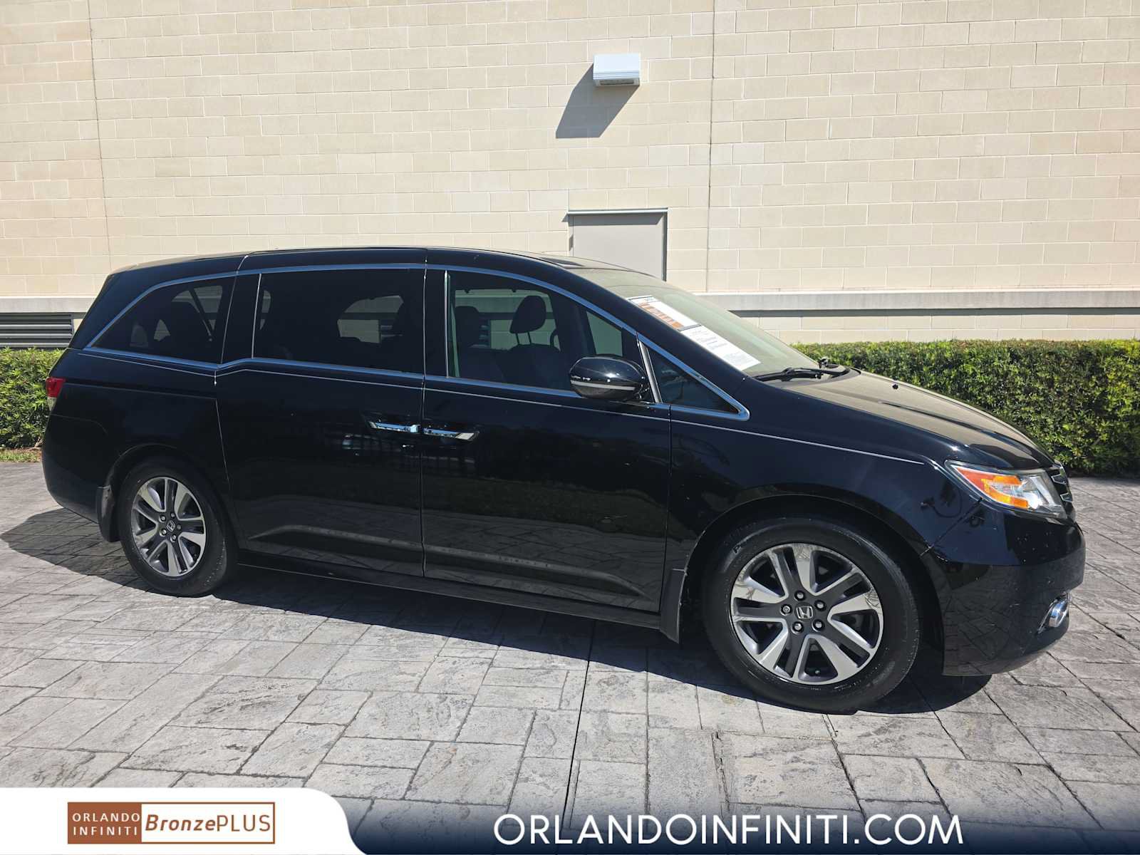Used 2014 Honda Odyssey Touring video 1