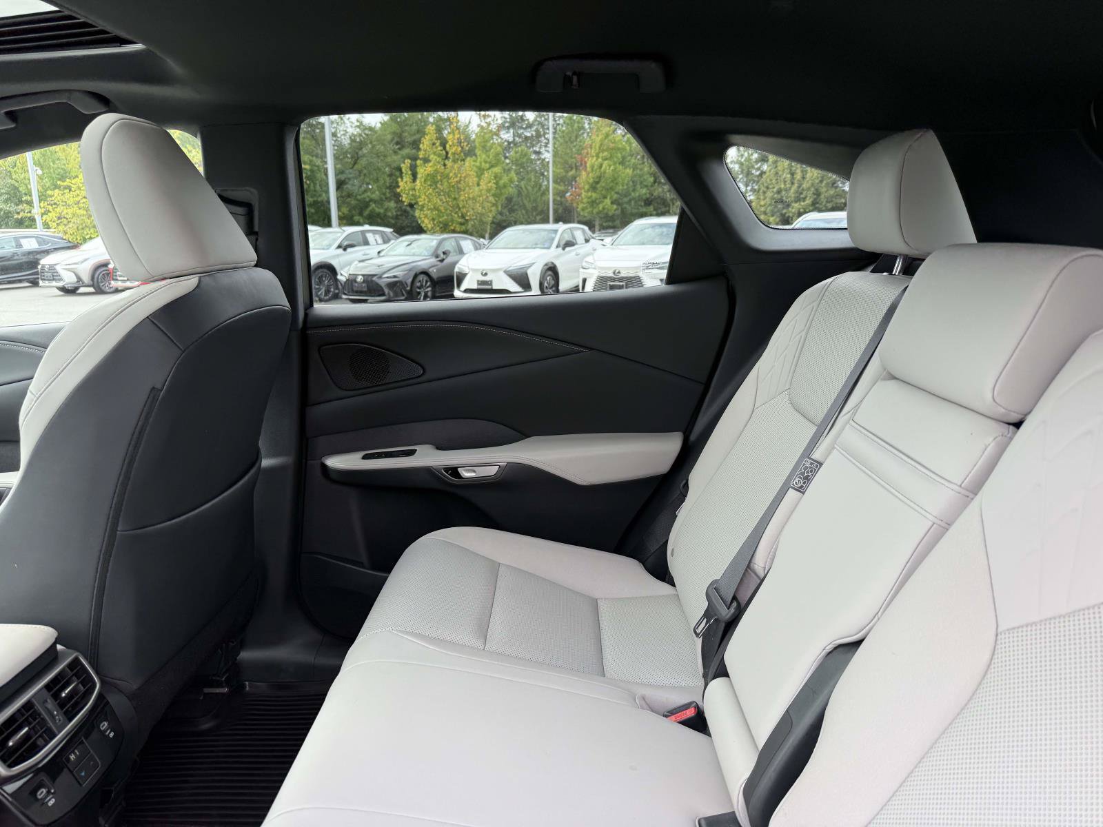 Used 2025 Lexus RX 350 F Sport w/ Convenience Package AWD/4WD image 17
