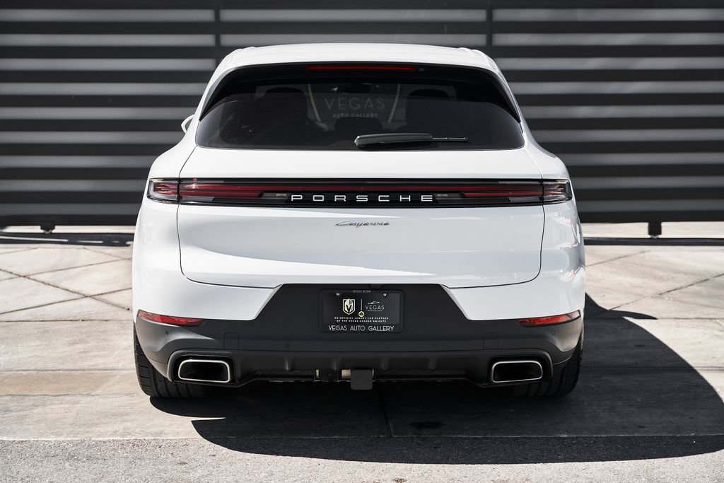 Used 2025 Porsche Cayenne image 13